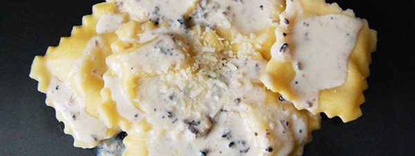 Lee más sobre el artículo Receta de la semana: Raviolis a los cuatro quesos con salsa de trufa
