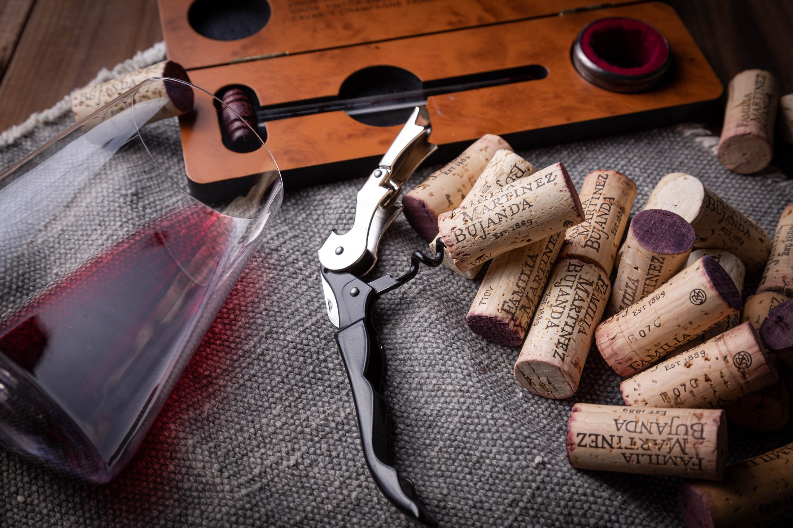 Read more about the article What are the best gadgets for wine lovers? Gift ideas
