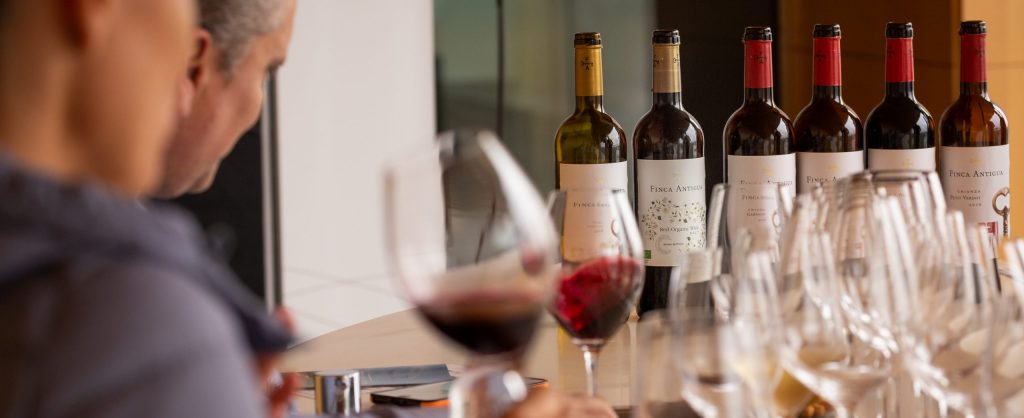 Las puntuaciones del vino: cómo leerlas y qué significan