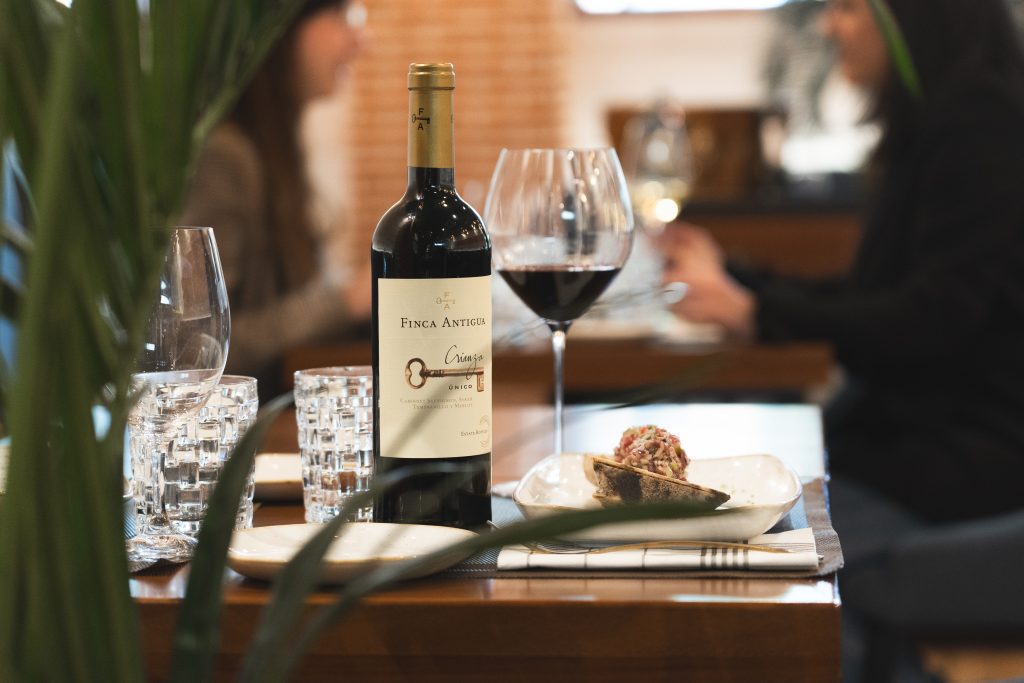 Finca Antigua Crianza Único vinos y destinos de carnaval